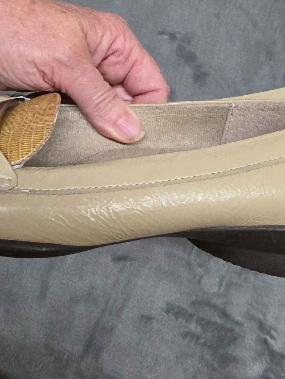 Munro 8N Beige Loafers with Yellow Textured Vamps
